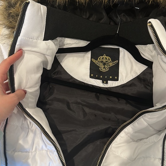 White Puffer Coat - Picture 4 of 4